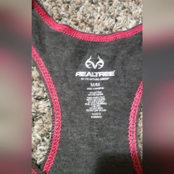 Realtree| Racerback Tank Top - Picture 3 of 4